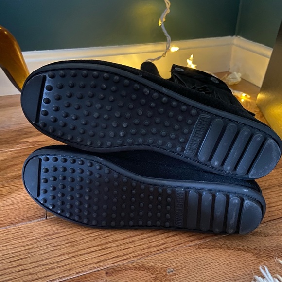 Minnetonka moccasins - Picture 2 of 6